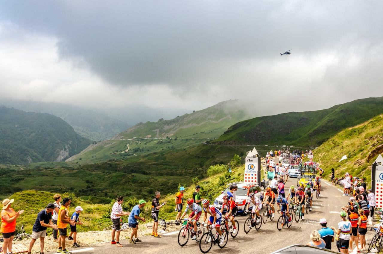 Pyrenees Cycling Lodge Saint-Savin  Exterior photo